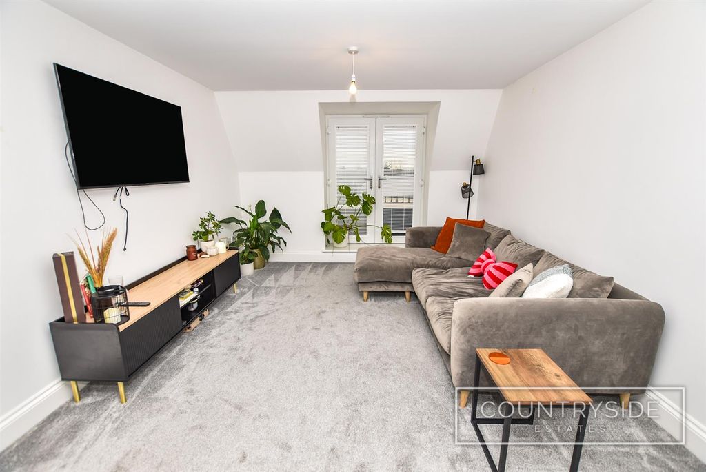 Property photo 2 of 20 Lounge/Diner/Kitchen