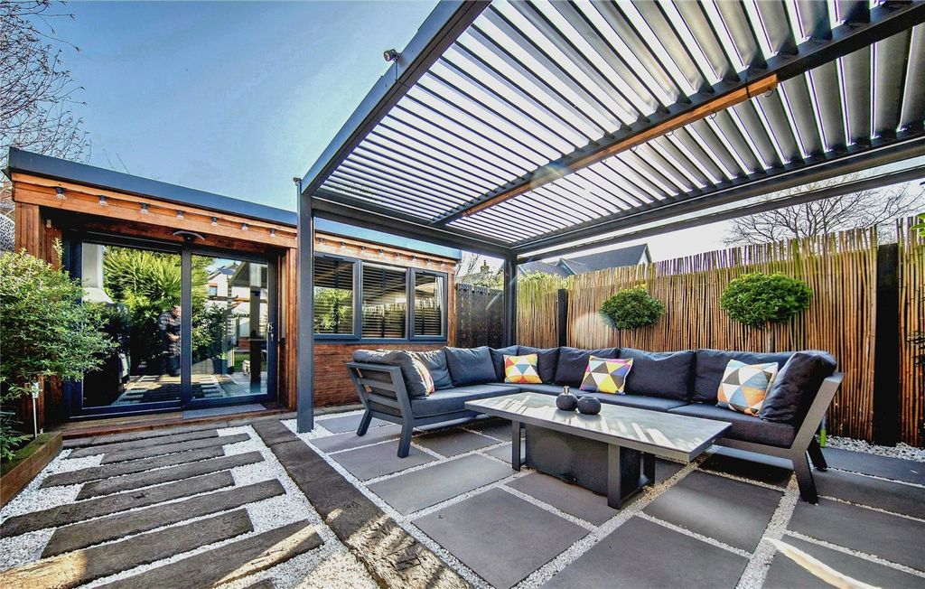 Property photo 3 of 25 Picture No. 06