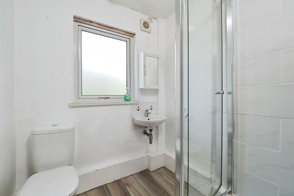 Property photo 2 of 14 Shower Room