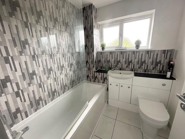 Property photo 2 of 4 Bathroom