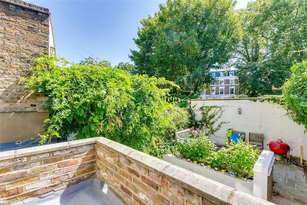 Property photo 2 of 6