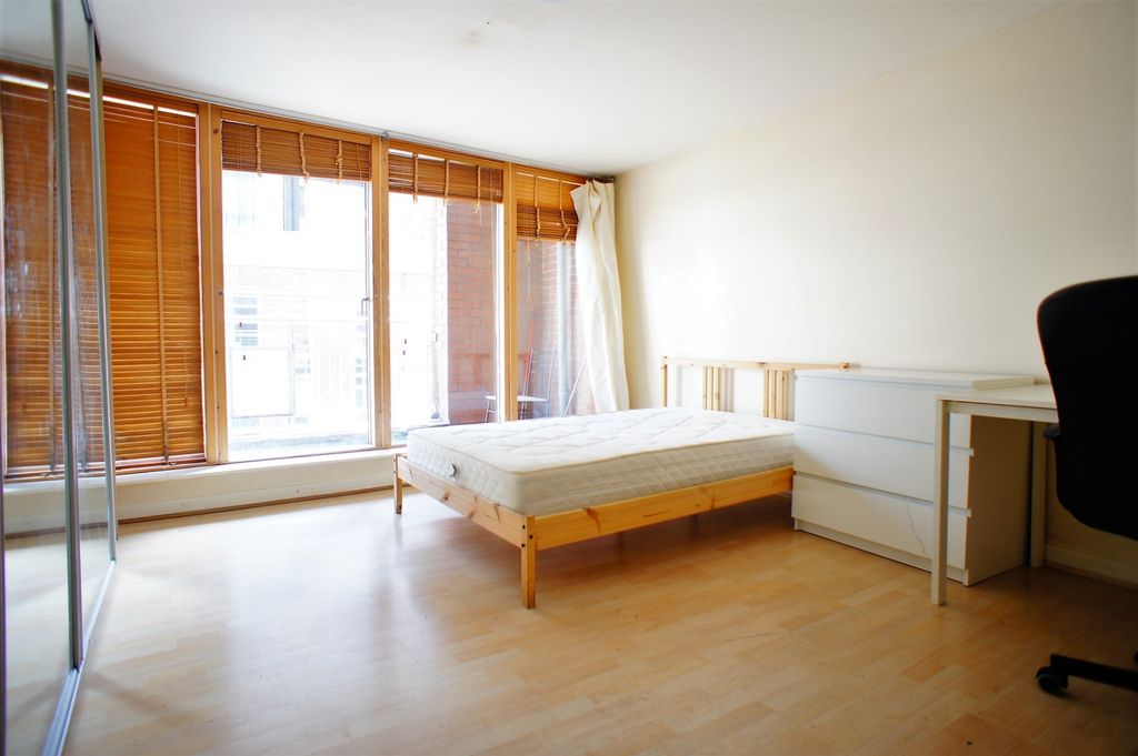 Property photo 3 of 12 4