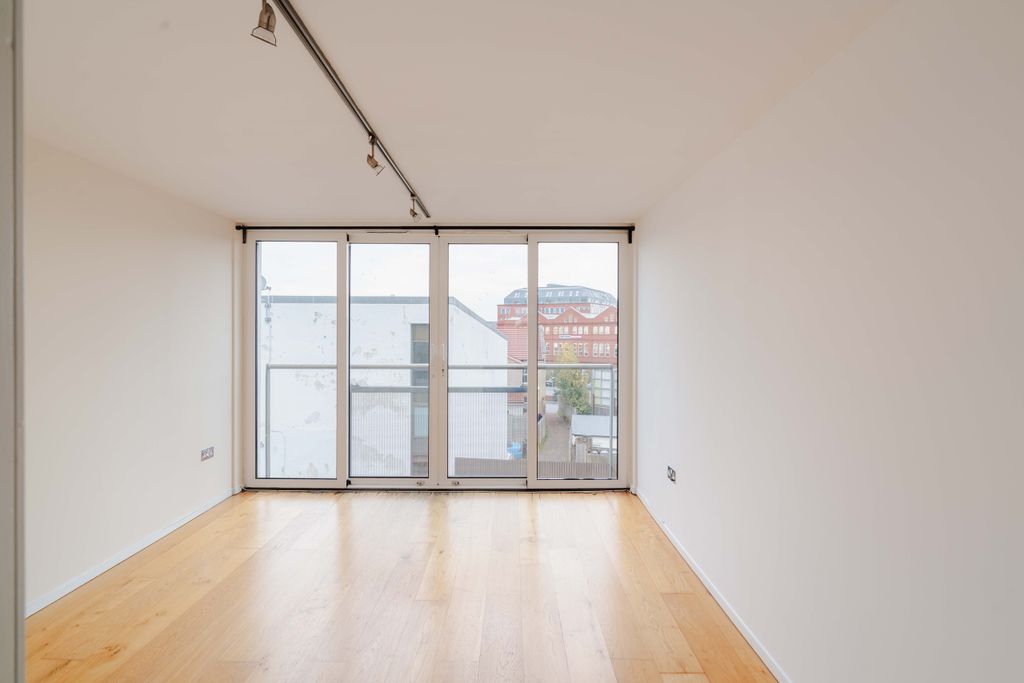 Property photo 2 of 15 1