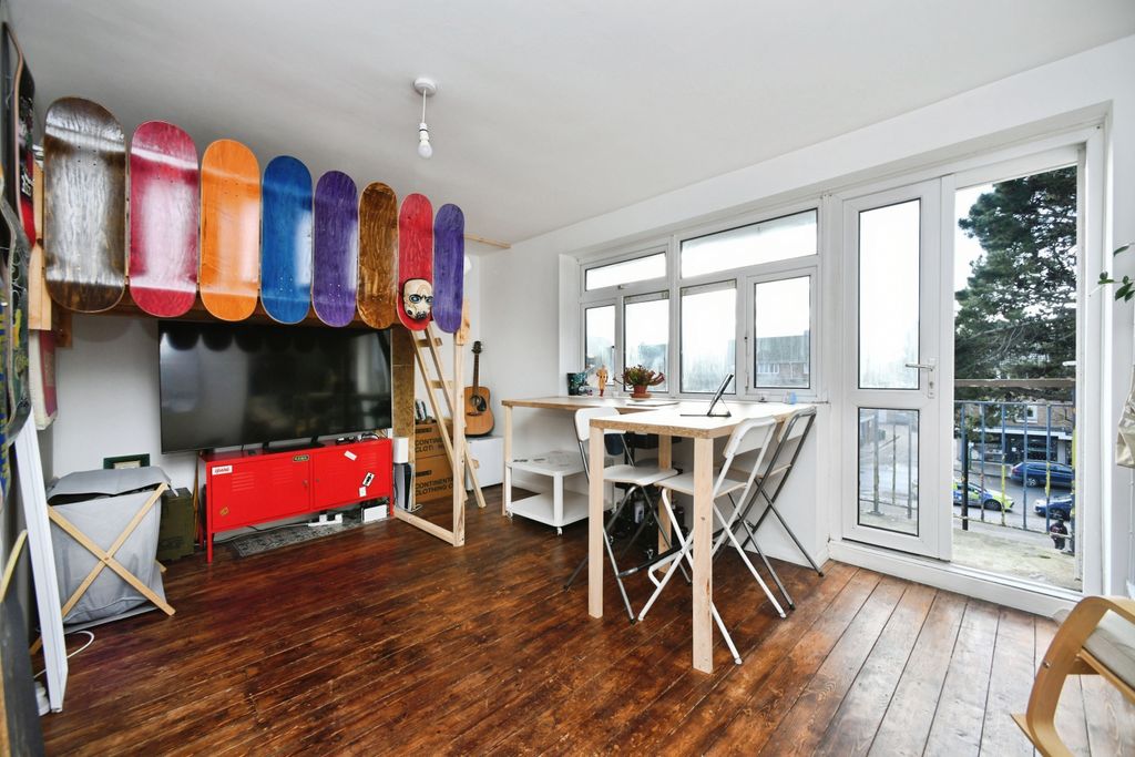 Property photo 2 of 20