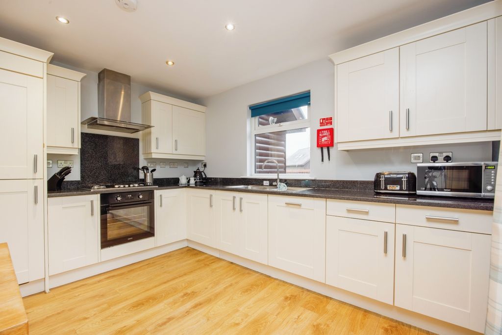 Property photo 2 of 17 Photography