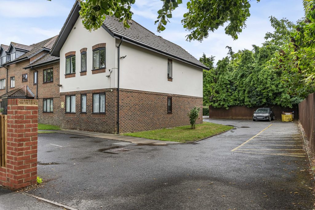 Property photo 1 of 23 Photo 21