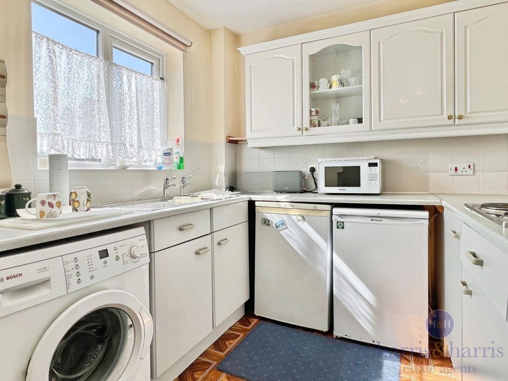 Property photo 3 of 11 Pbox-Img.Jpg