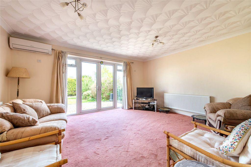 Property photo 2 of 22 Picture No. 15