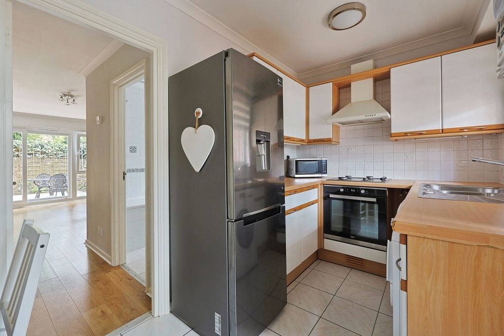 Property photo 3 of 8 Pbox-Img.Jpg