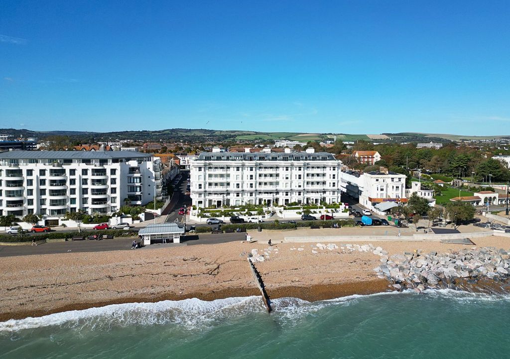 Property photo 3 of 27