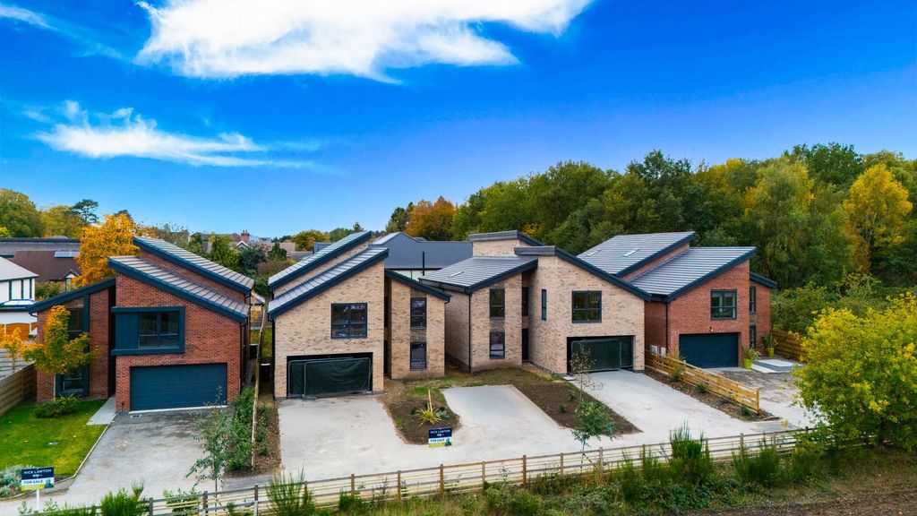 Property photo 1 of 31