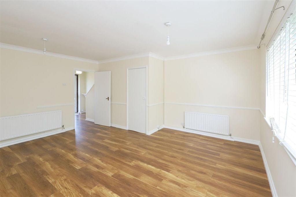 Property photo 2 of 9 Living Room