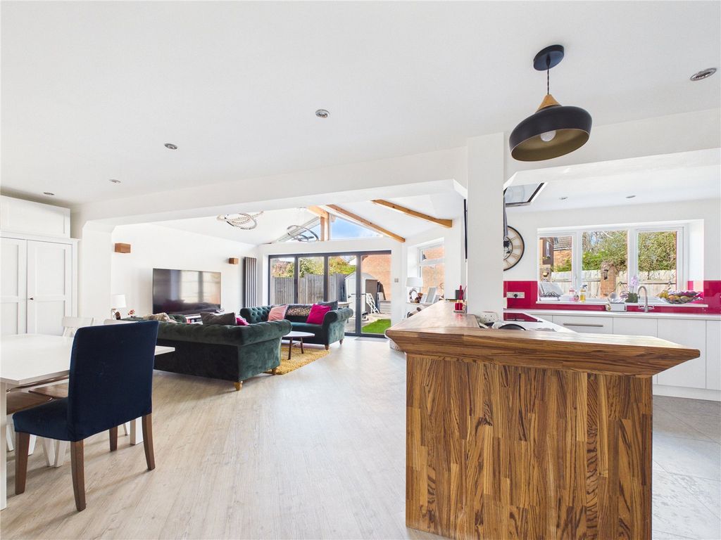 Property photo 2 of 21 Picture No. 35