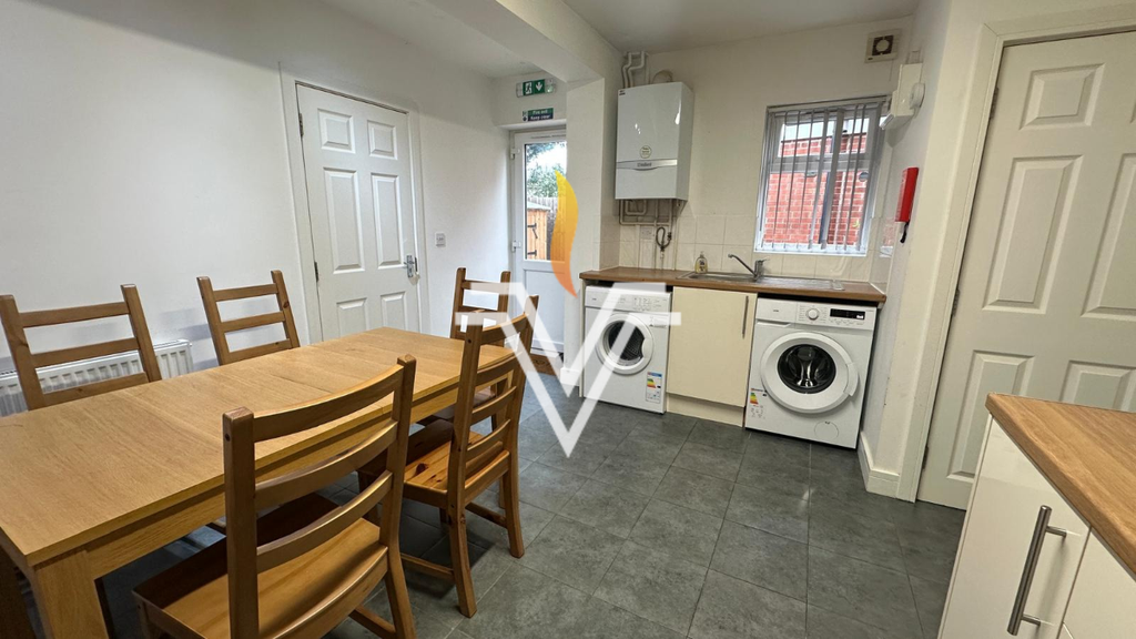 Property photo 3 of 49