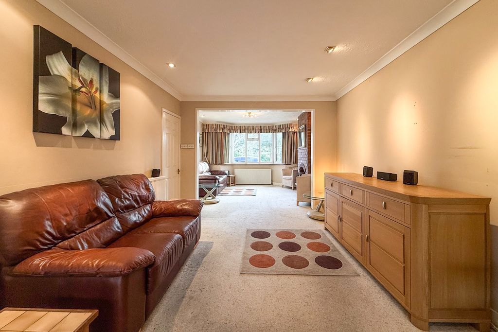 Property photo 3 of 17 4712365