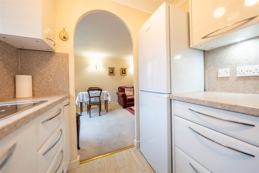 Additional image 7 of 2 bed flat for saleWindsor Terrace, Perth PH2