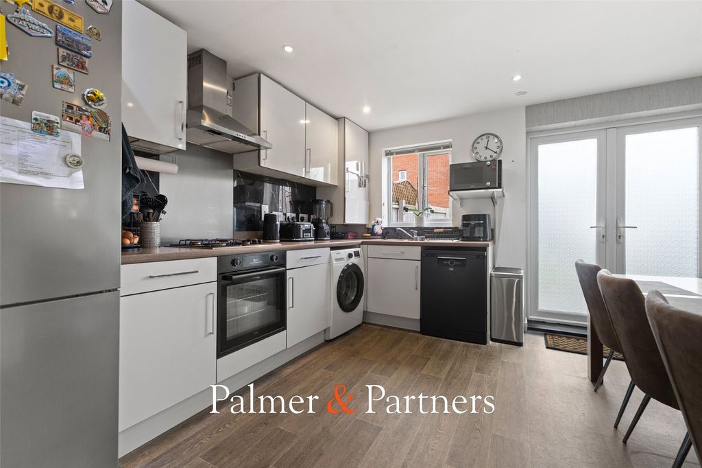 Property photo 3 of 32 Picture No. 34