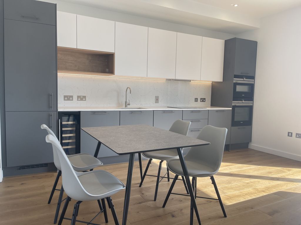 Property photo 2 of 26