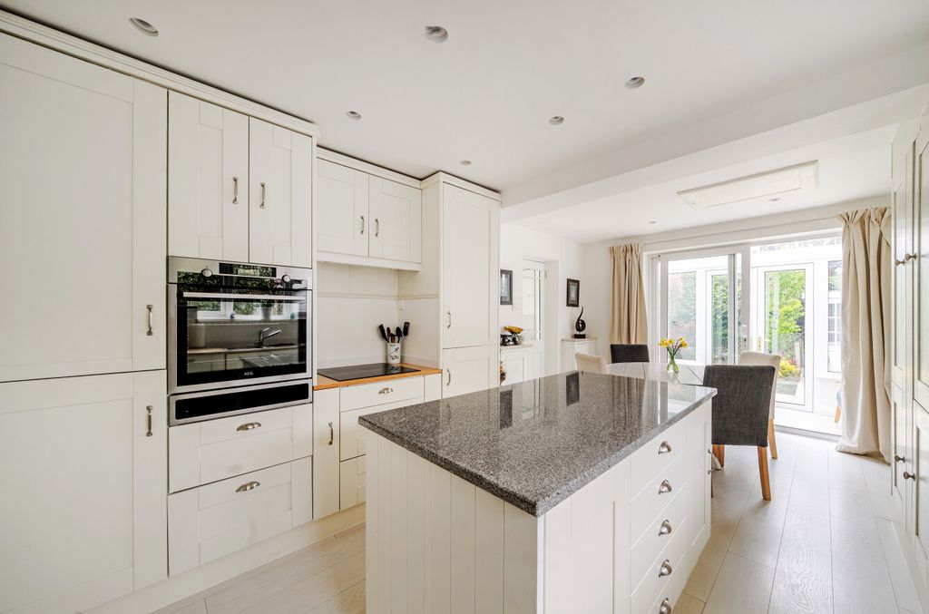 Property photo 3 of 15