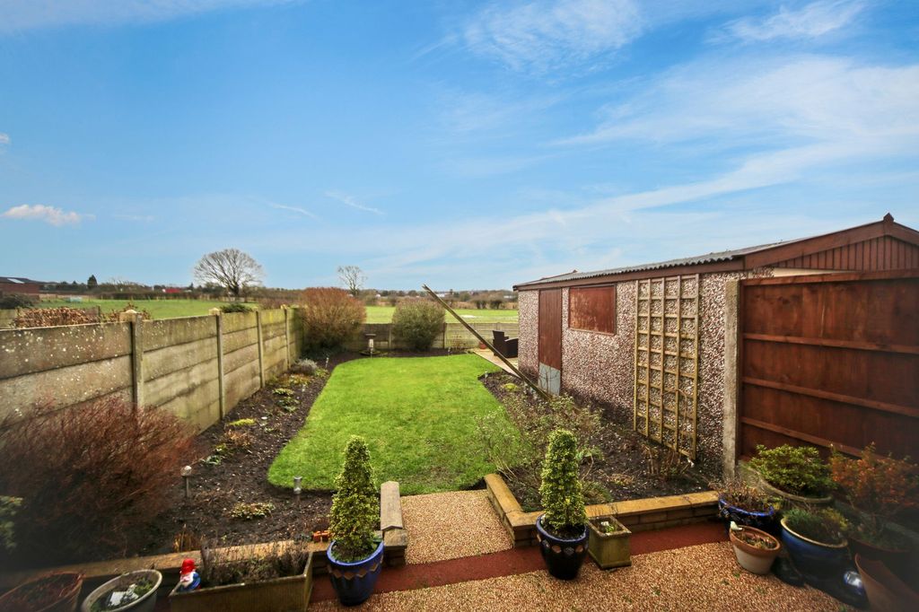 Property photo 2 of 25