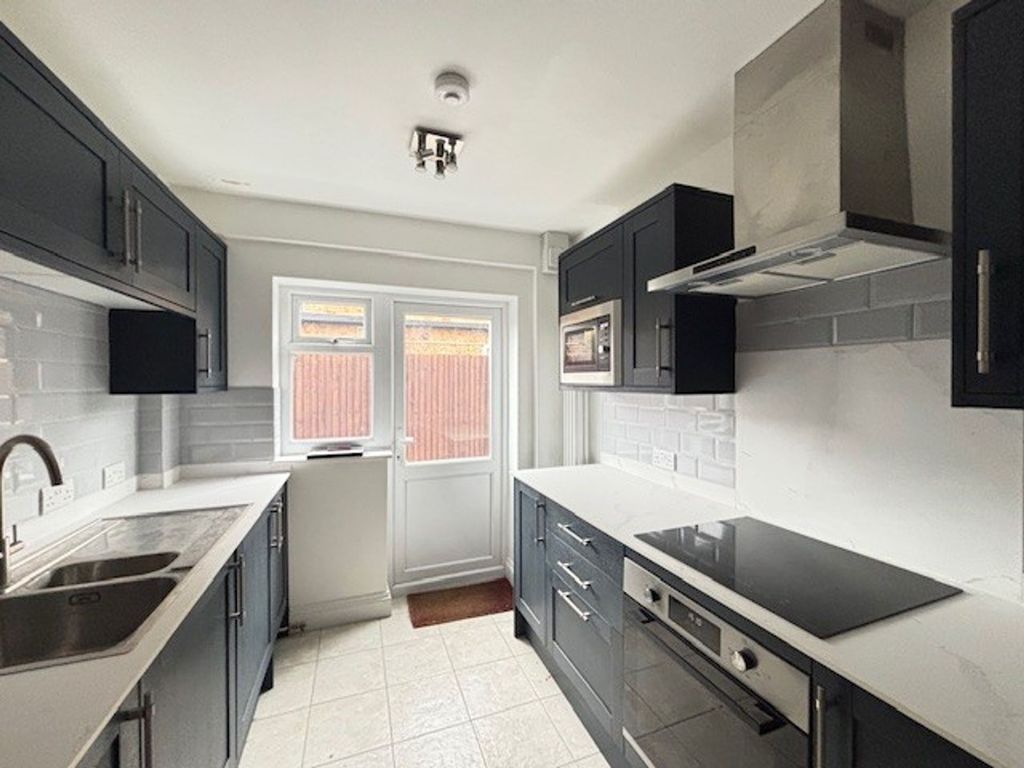 Property photo 2 of 28