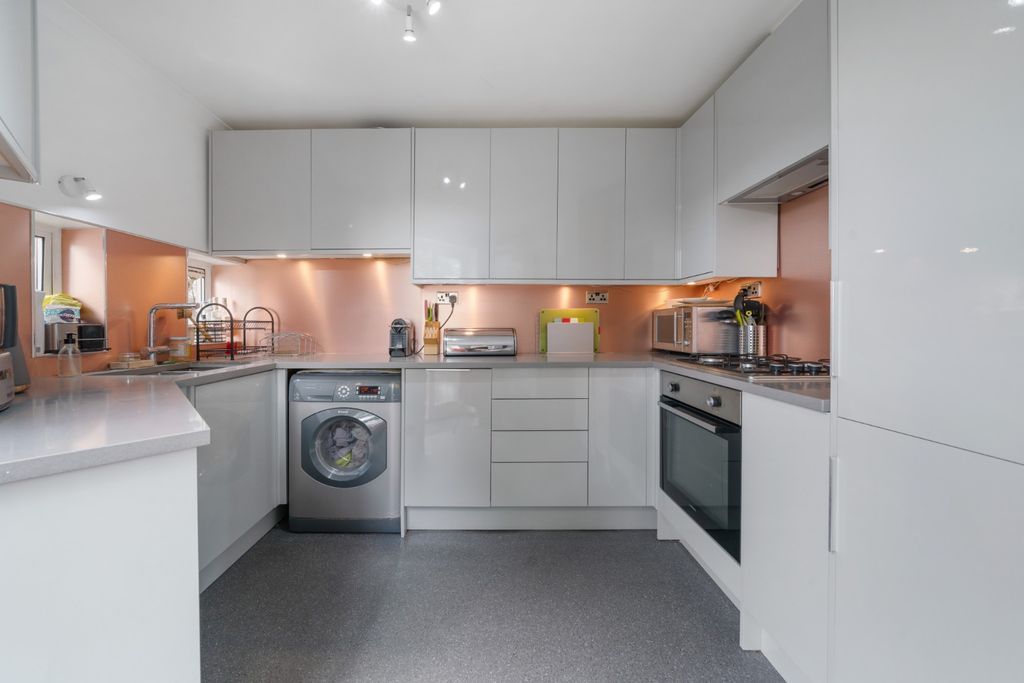 Property photo 3 of 7 4229714