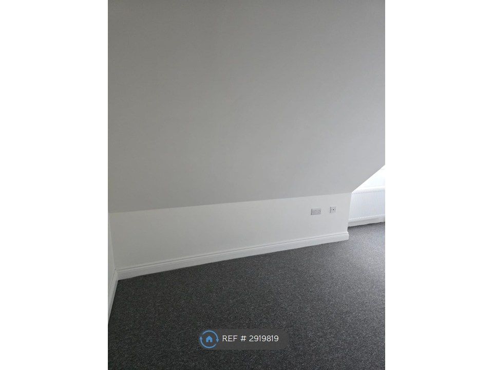Property photo 3 of 35