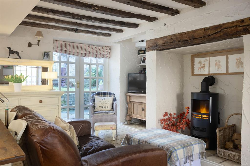 Property photo 3 of 33 00009.Jpg