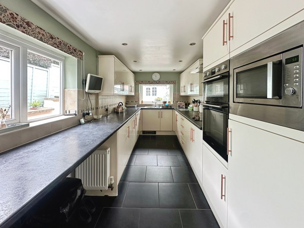 Property photo 2 of 13 Kitchen
