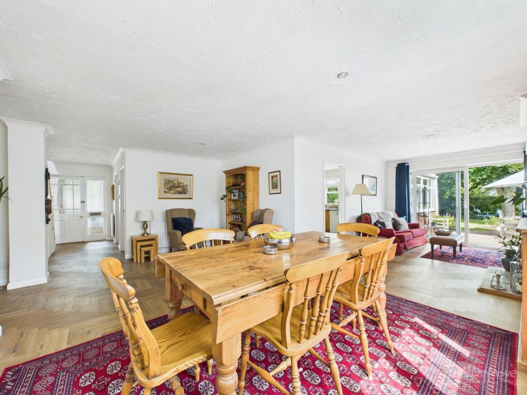 Property photo 3 of 34 Dining Room- Mark Stephens Ewemove Newmarket And S