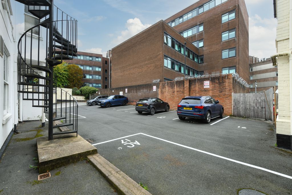 Property photo 3 of 8 Photo 5