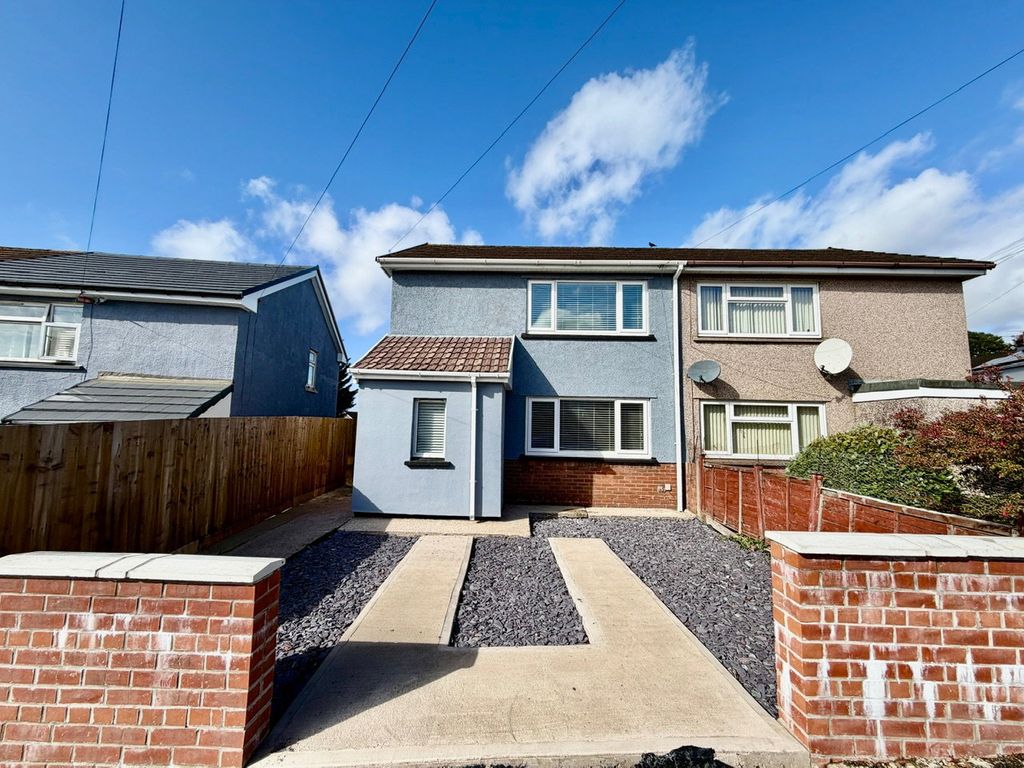 Property photo 1 of 28