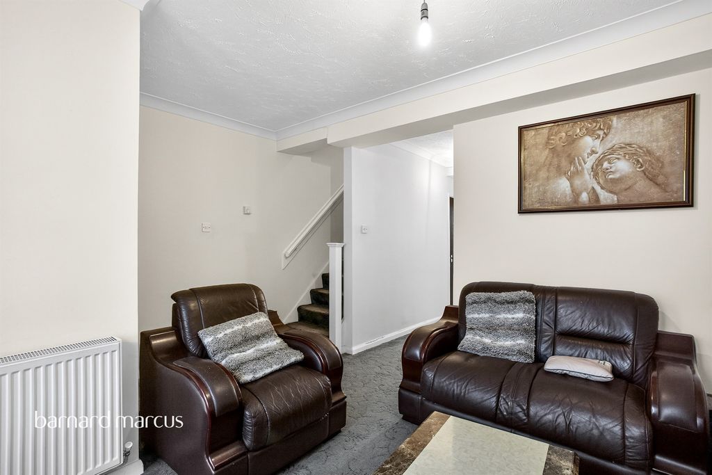 Property photo 3 of 12