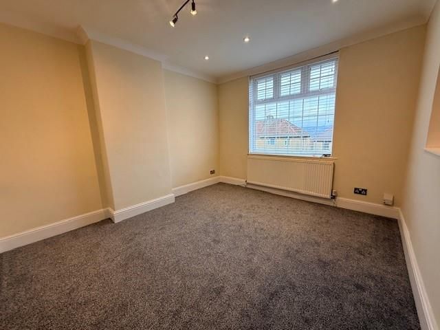 Property photo 3 of 10 Bedroom 1.Jpg