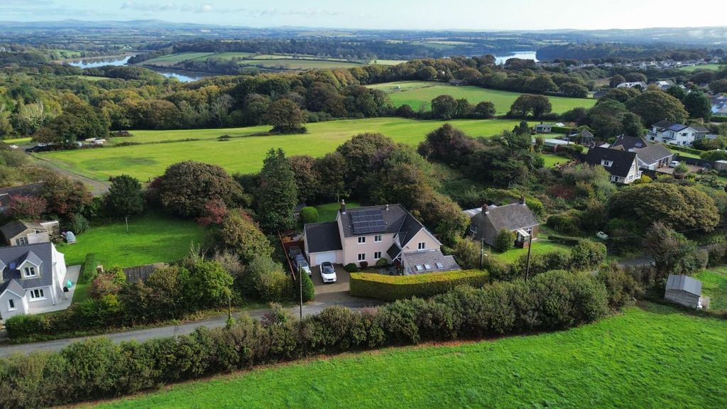 Property photo 2 of 41