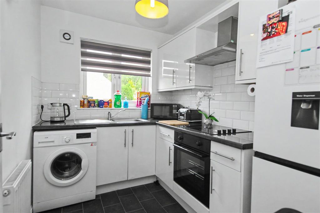 2 bed flat for saleTinto Drive, Carstairs Junction ML11 photo 5