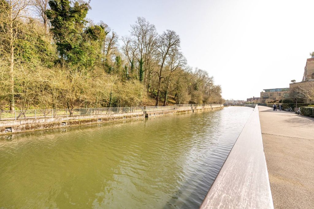 Property photo 3 of 22