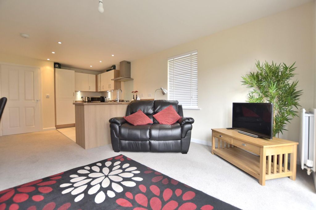 Property photo 2 of 14 Living Room