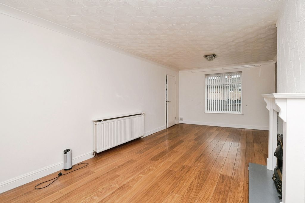 Property photo 3 of 17 Photo