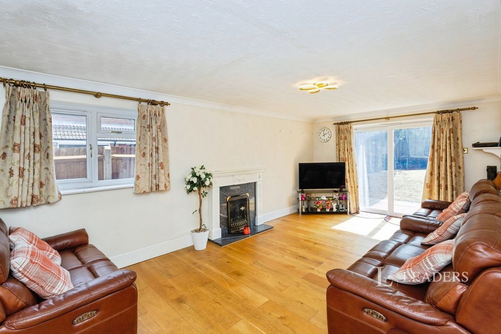 Property photo 2 of 16 Pbox-Img.Jpg