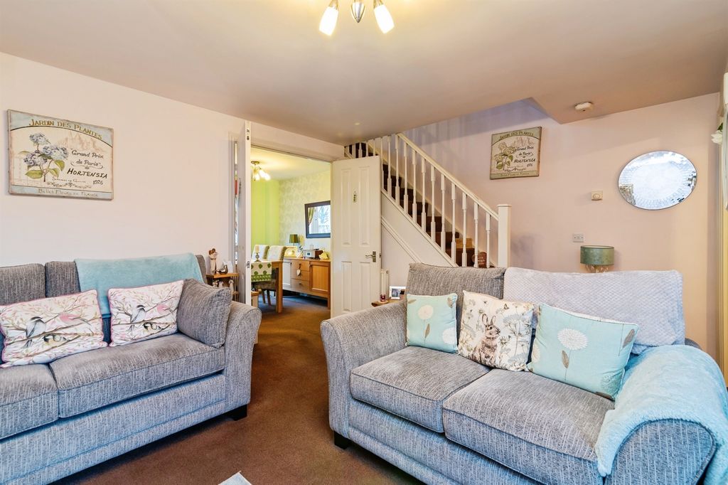 Property photo 2 of 16