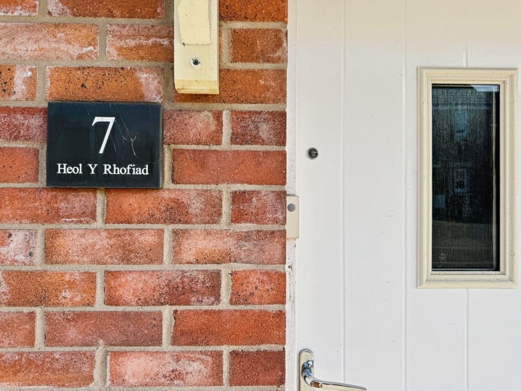 Property photo 2 of 20 4591084