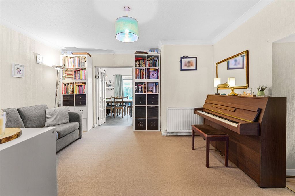 Property photo 2 of 24 Picture No. 12