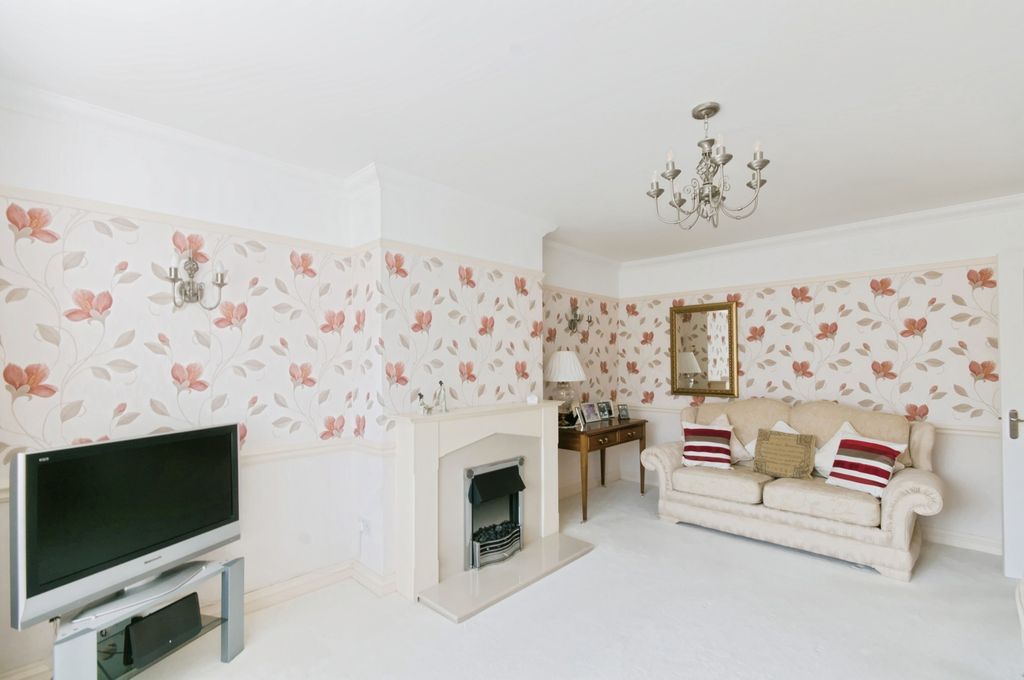 Property photo 3 of 19 Pbox-Img.Jpg