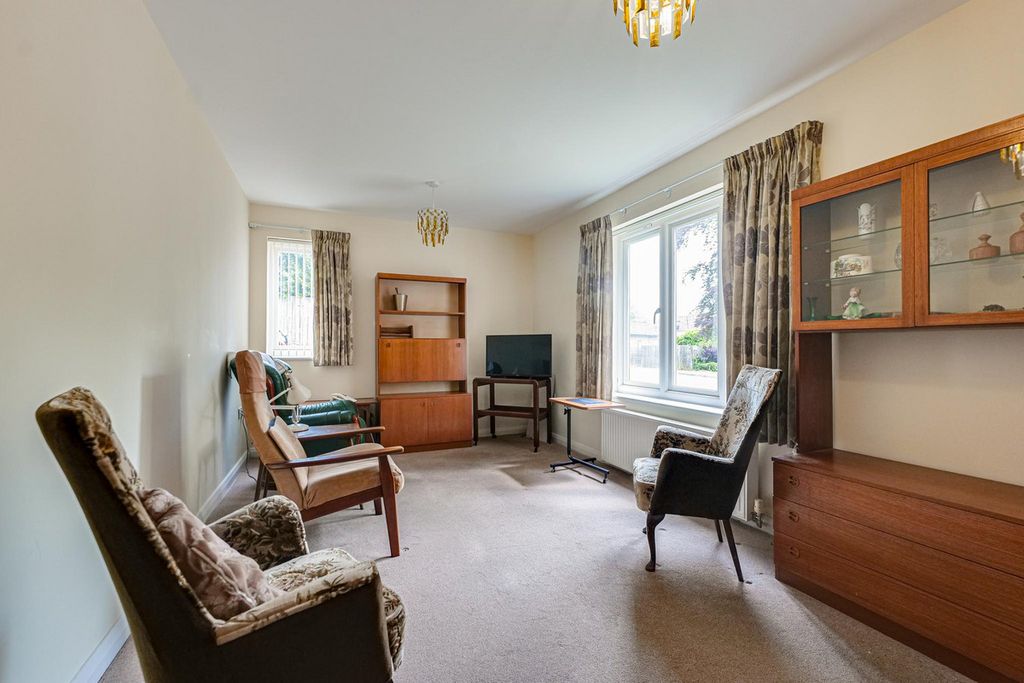 Property photo 3 of 17