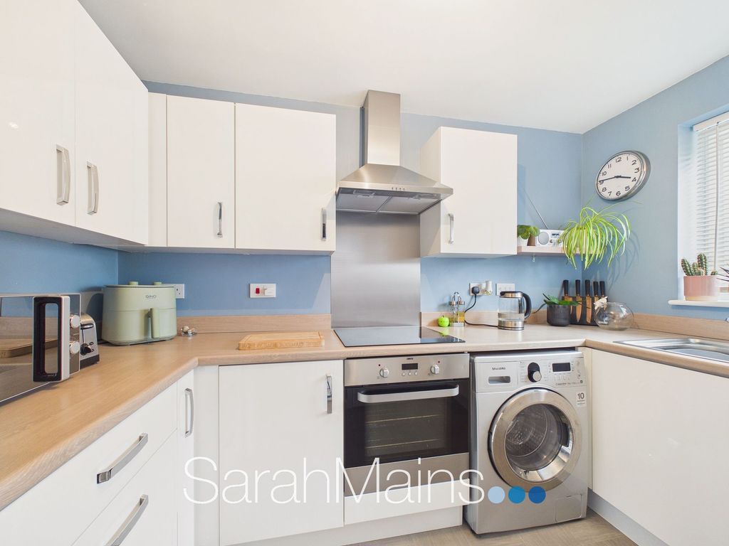 Property photo 2 of 13 Kitchen