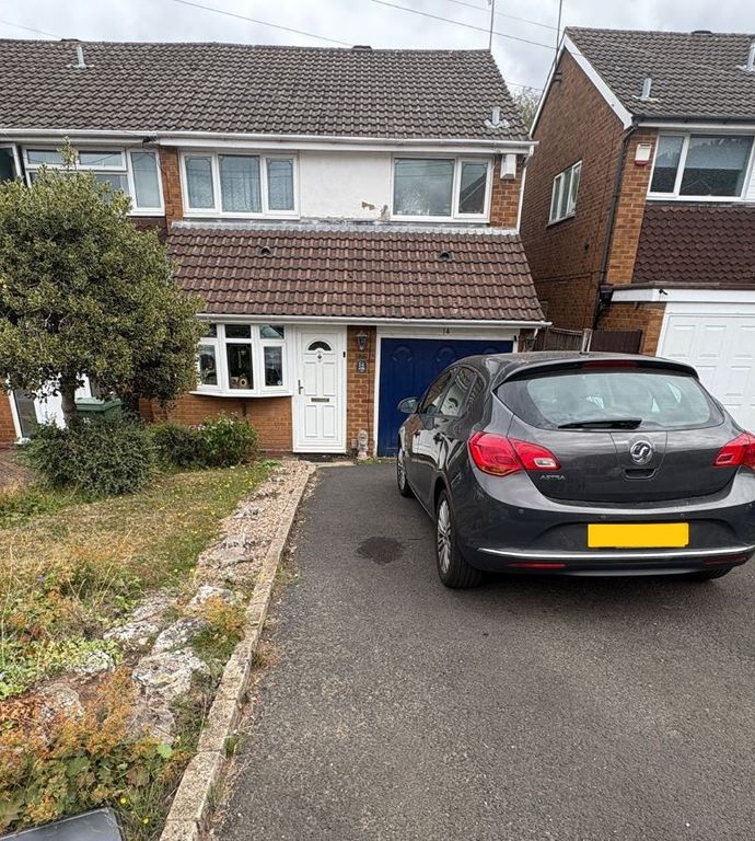 Property photo 2 of 5 14 Fairmile Road