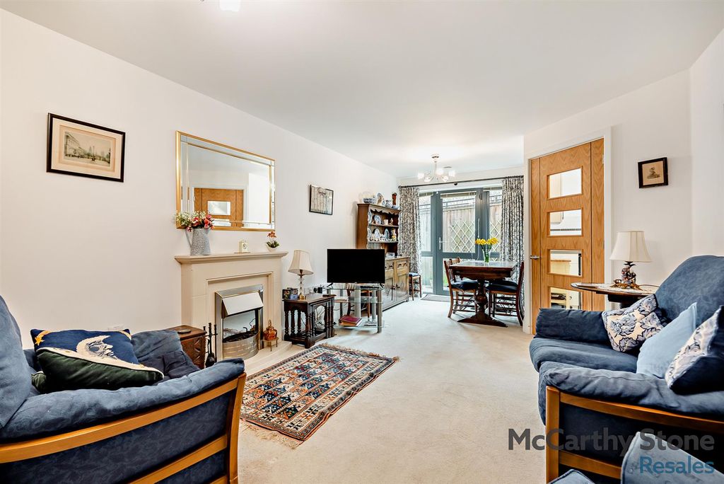 Property photo 2 of 20 8679093-Interior16-800.Jpg