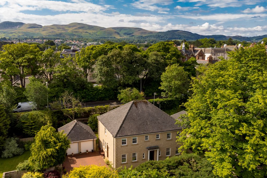 Property photo 1 of 27 Glenlockhart, Edinburgh, Eh10 5Xf