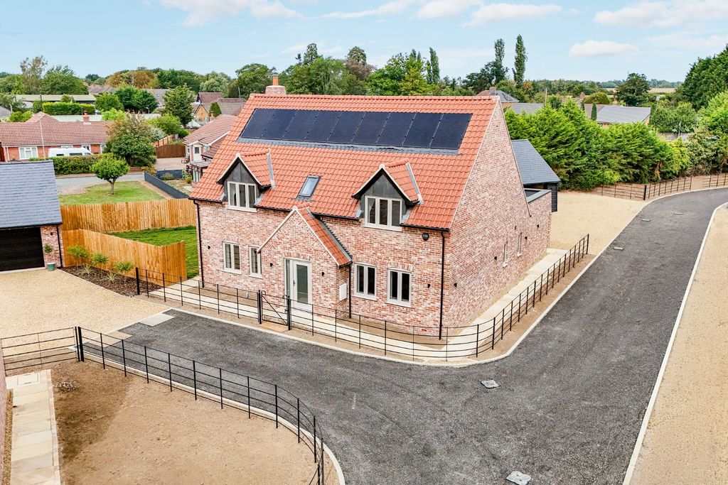Property photo 1 of 38 5601930